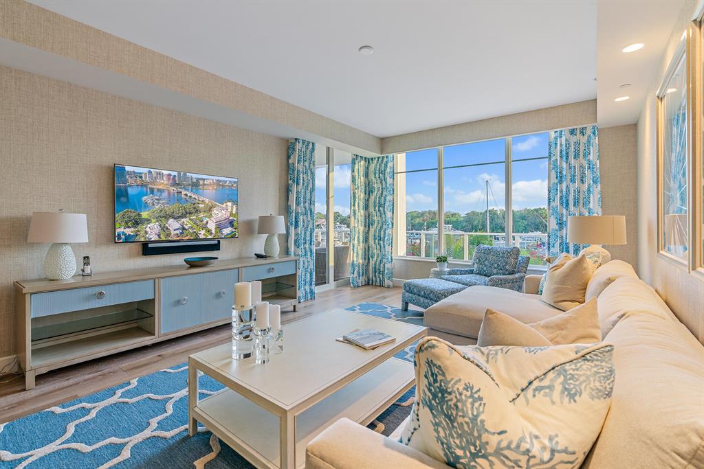 AZURE CONDO - Residential