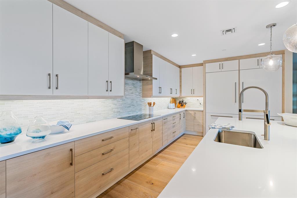 AZURE CONDO - Residential