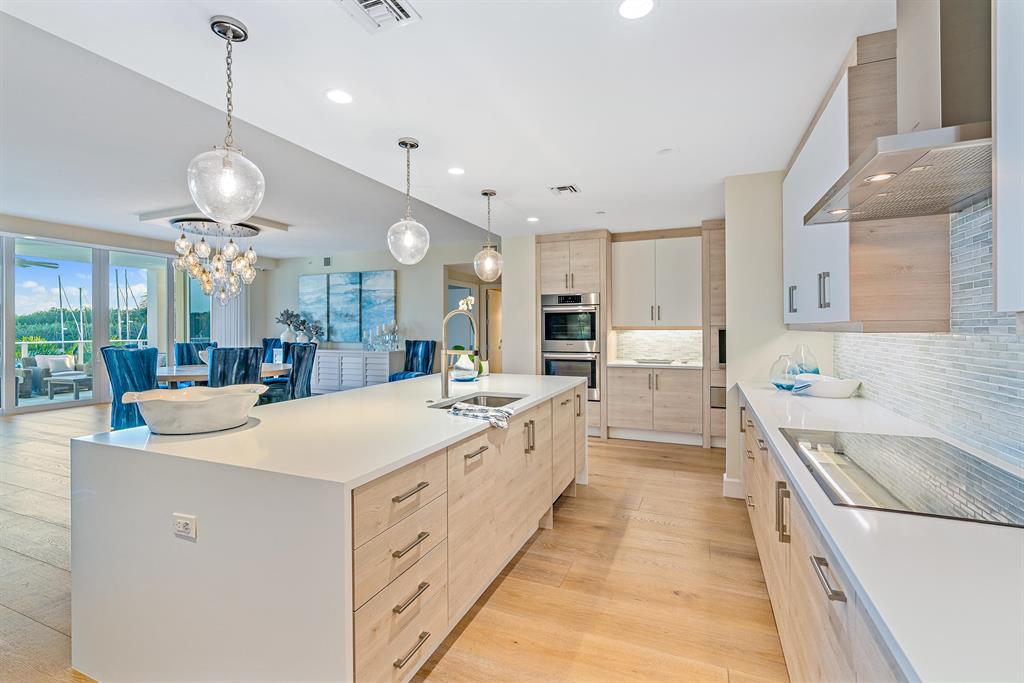 AZURE CONDO - Residential