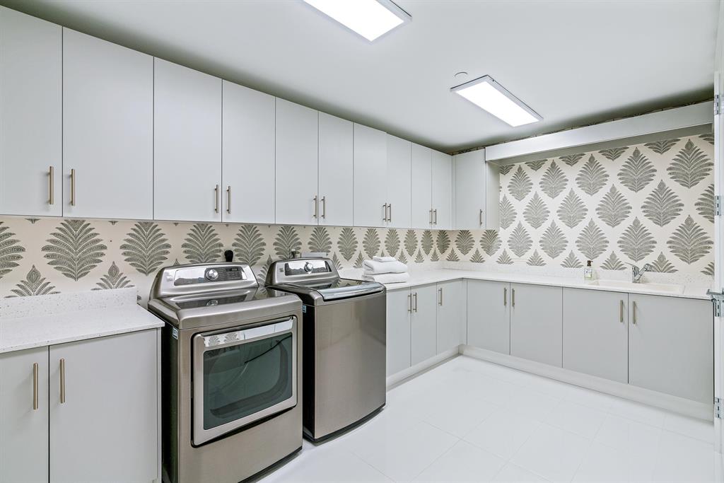 AZURE CONDO - Residential