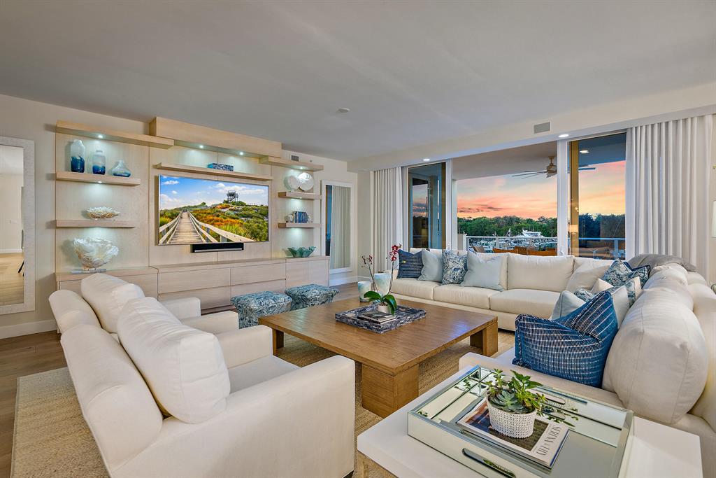 AZURE CONDO - Residential