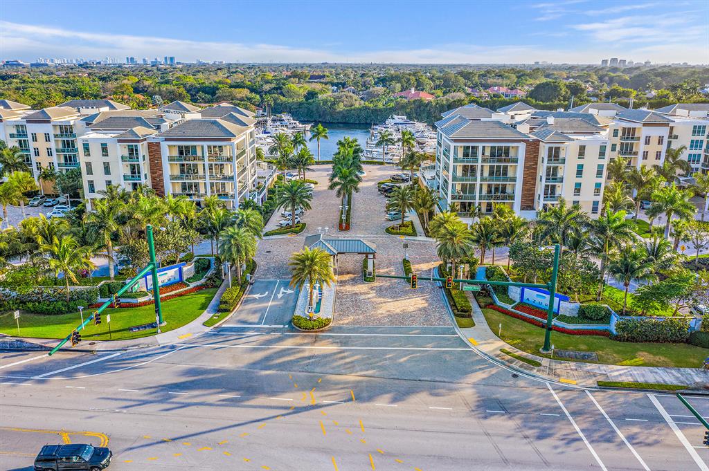 AZURE CONDO - Residential