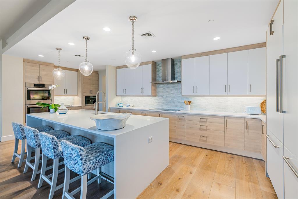 AZURE CONDO - Residential