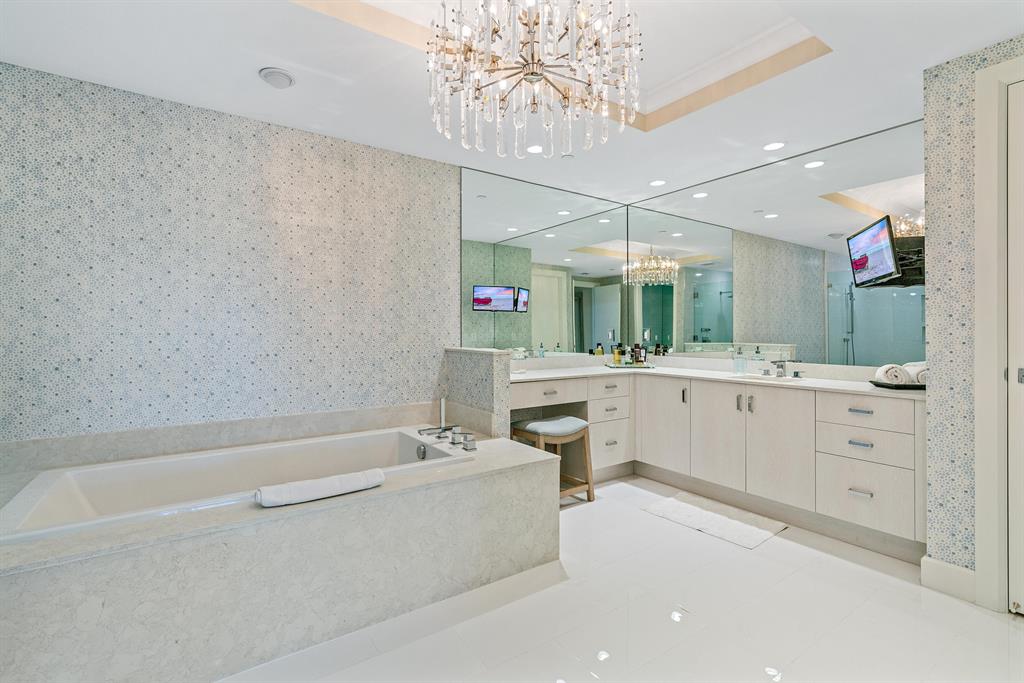 AZURE CONDO - Residential