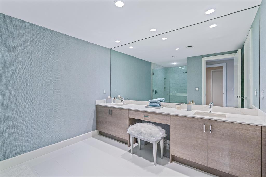 AZURE CONDO - Residential