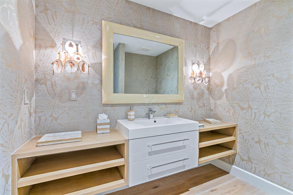 AZURE CONDO - Residential