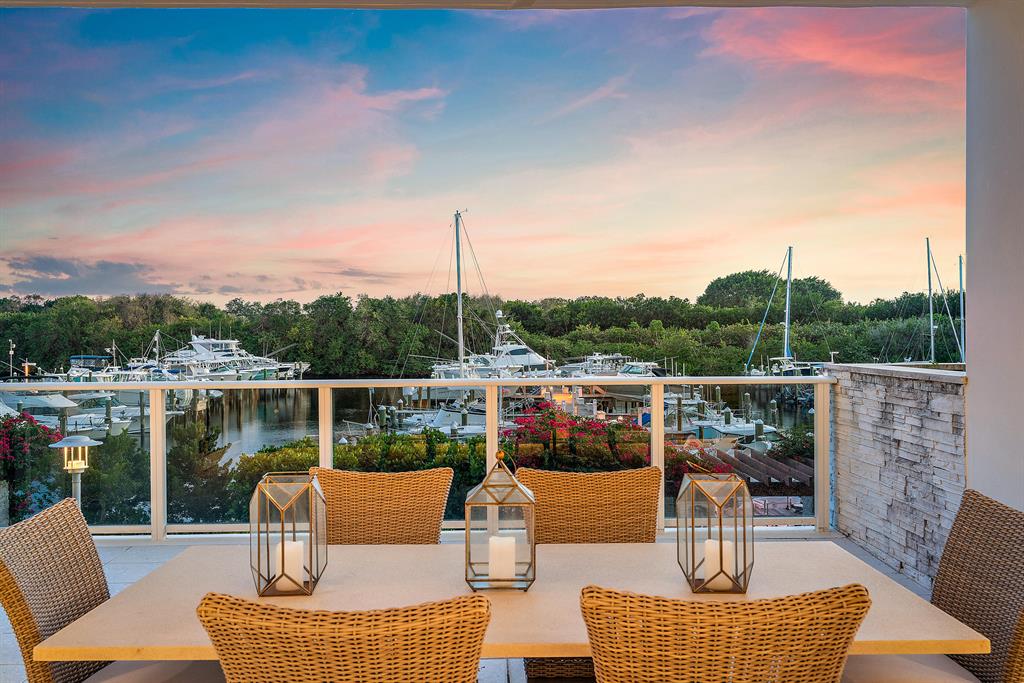 AZURE CONDO - Residential