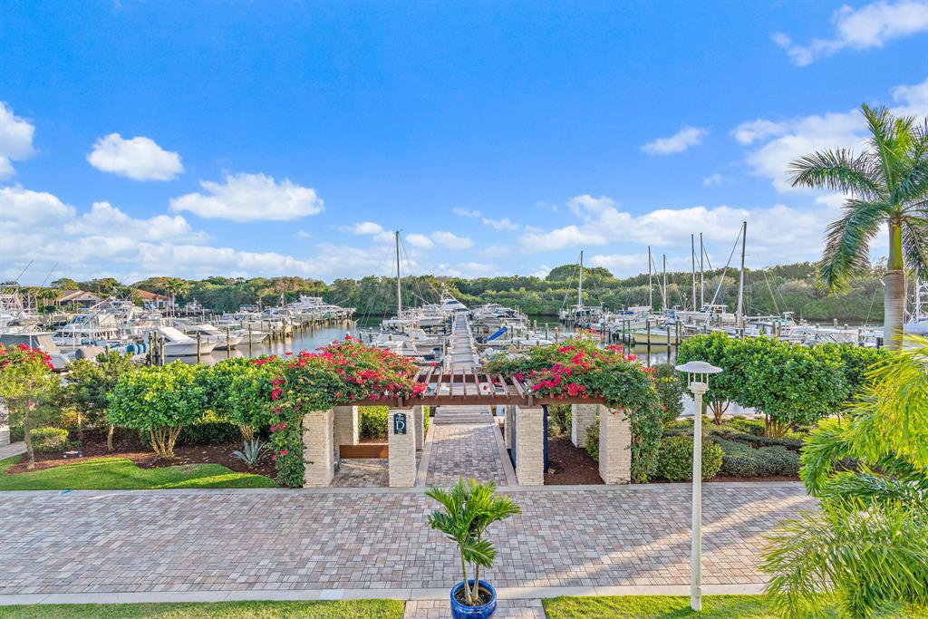 AZURE CONDO - Residential