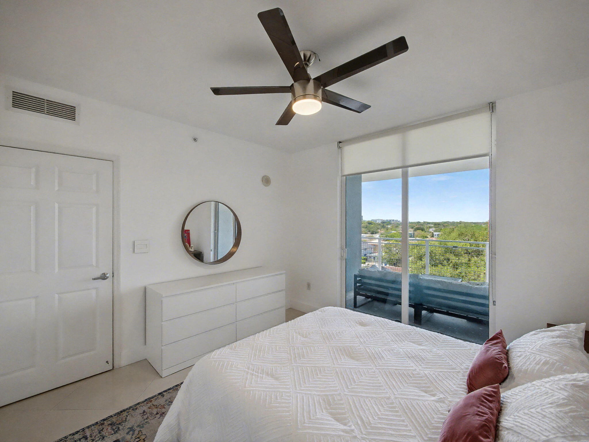 GATEWAY TO THE GROVE CONDO - Residential