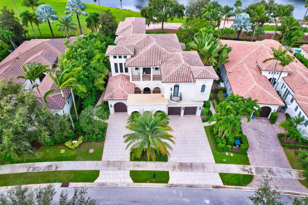 Photo of 11127 Green Bayberry Drive, Palm Beach Gardens, FL 33418 (MLS # R11035351)