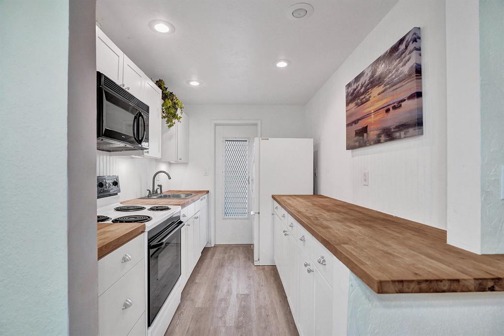 LIGHTHOUSE POINT GARDENS NORTH - Residential