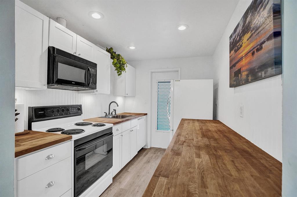 LIGHTHOUSE POINT GARDENS NORTH - Residential