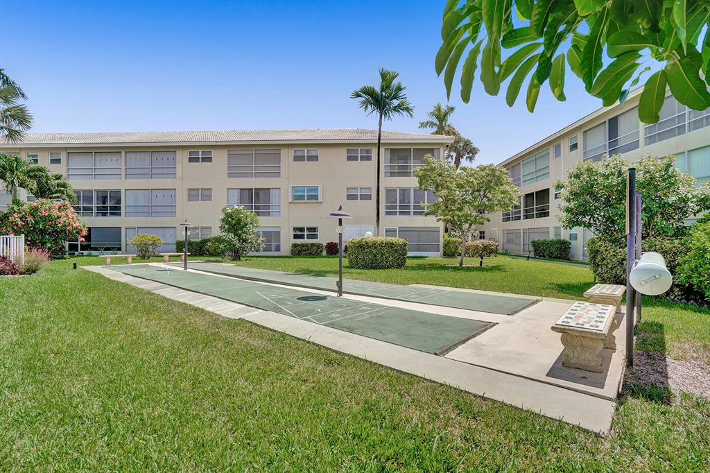 LIGHTHOUSE POINT GARDENS NORTH - Residential