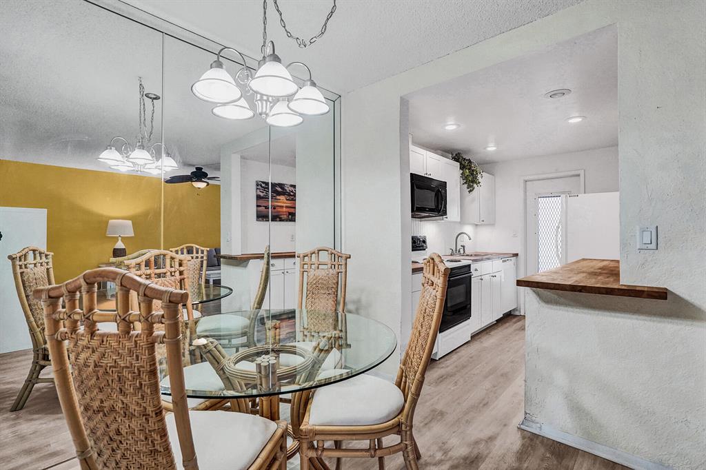 LIGHTHOUSE POINT GARDENS NORTH - Residential