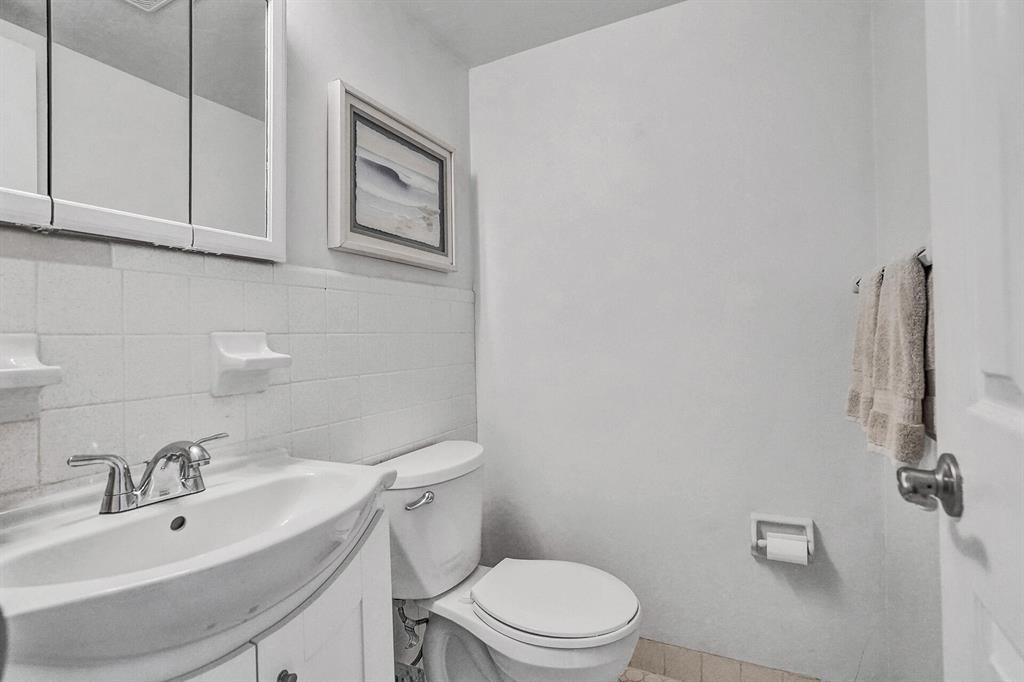 LIGHTHOUSE POINT GARDENS NORTH - Residential