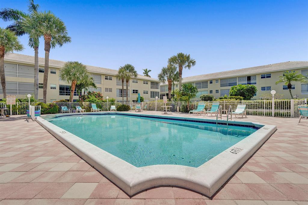 LIGHTHOUSE POINT GARDENS NORTH - Residential