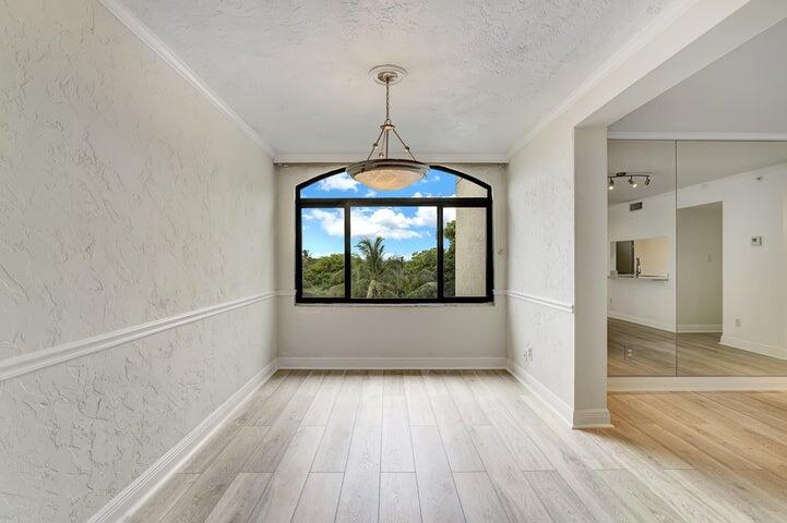 LAKESIDE CONDOMINIUM - Residential Lease