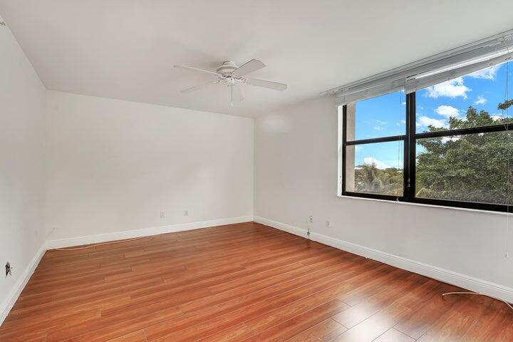 LAKESIDE CONDOMINIUM - Residential Lease