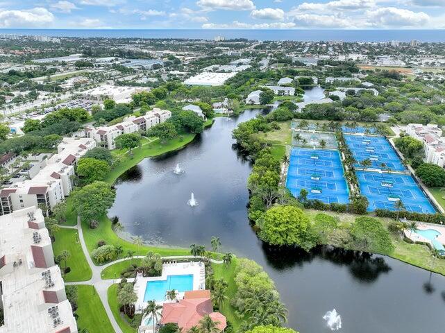 LAKESIDE CONDOMINIUM - Residential Lease