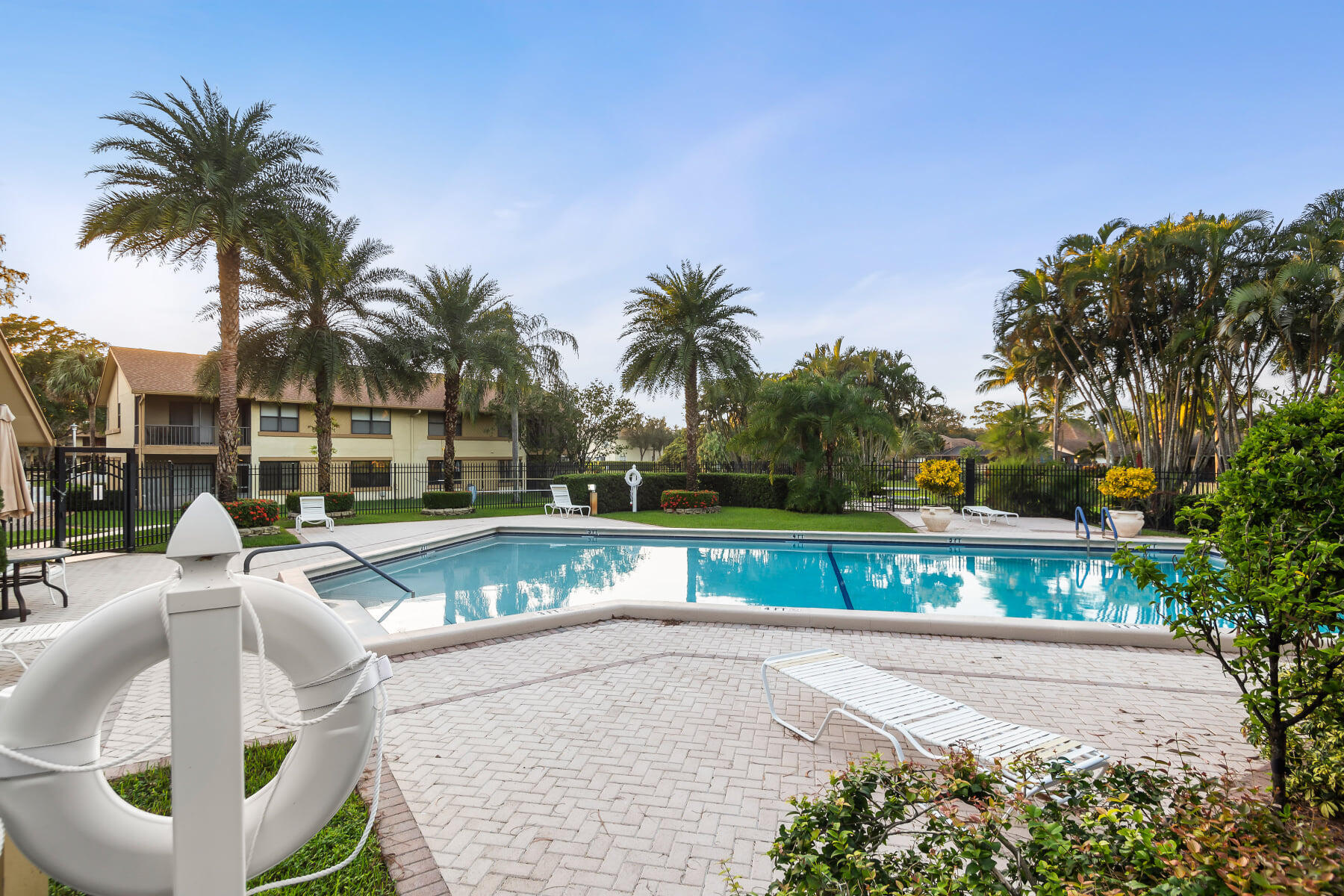 SHEFFIELD WOODS AT WELLINGTON CONDO - Residential
