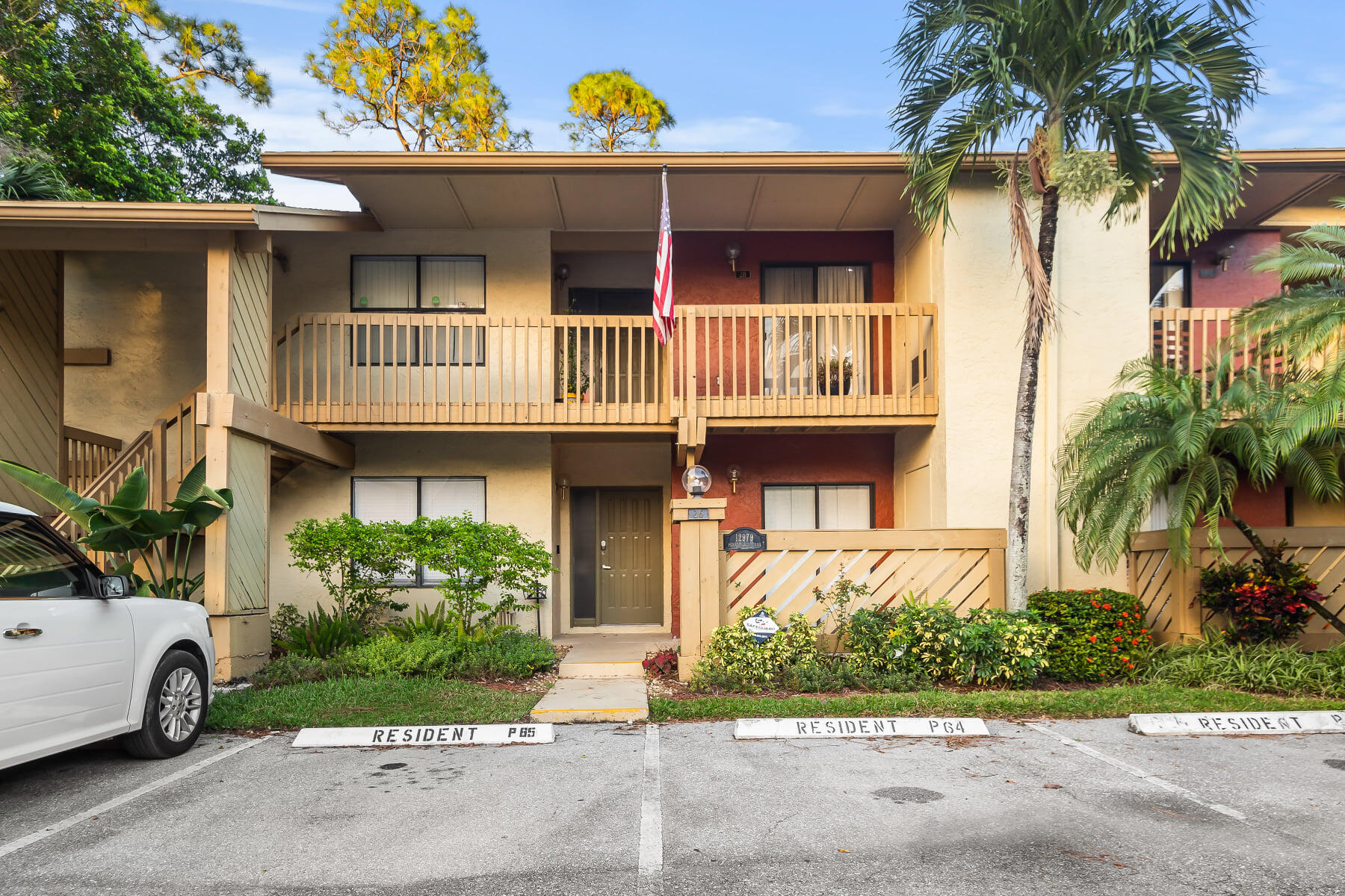SHEFFIELD WOODS AT WELLINGTON CONDO - Residential