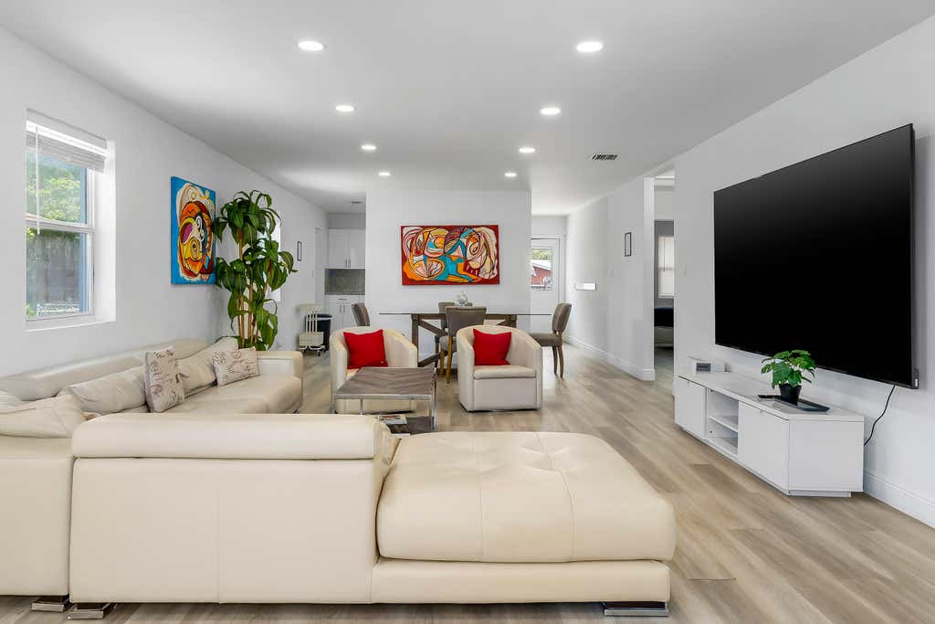 Photo of 2709 Dewey Street, Hollywood, FL 33020 (MLS # B26062225)