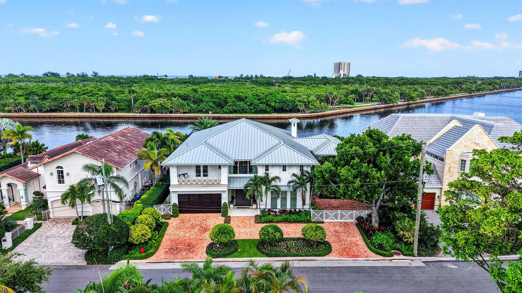 1900 Intracoastal Drive