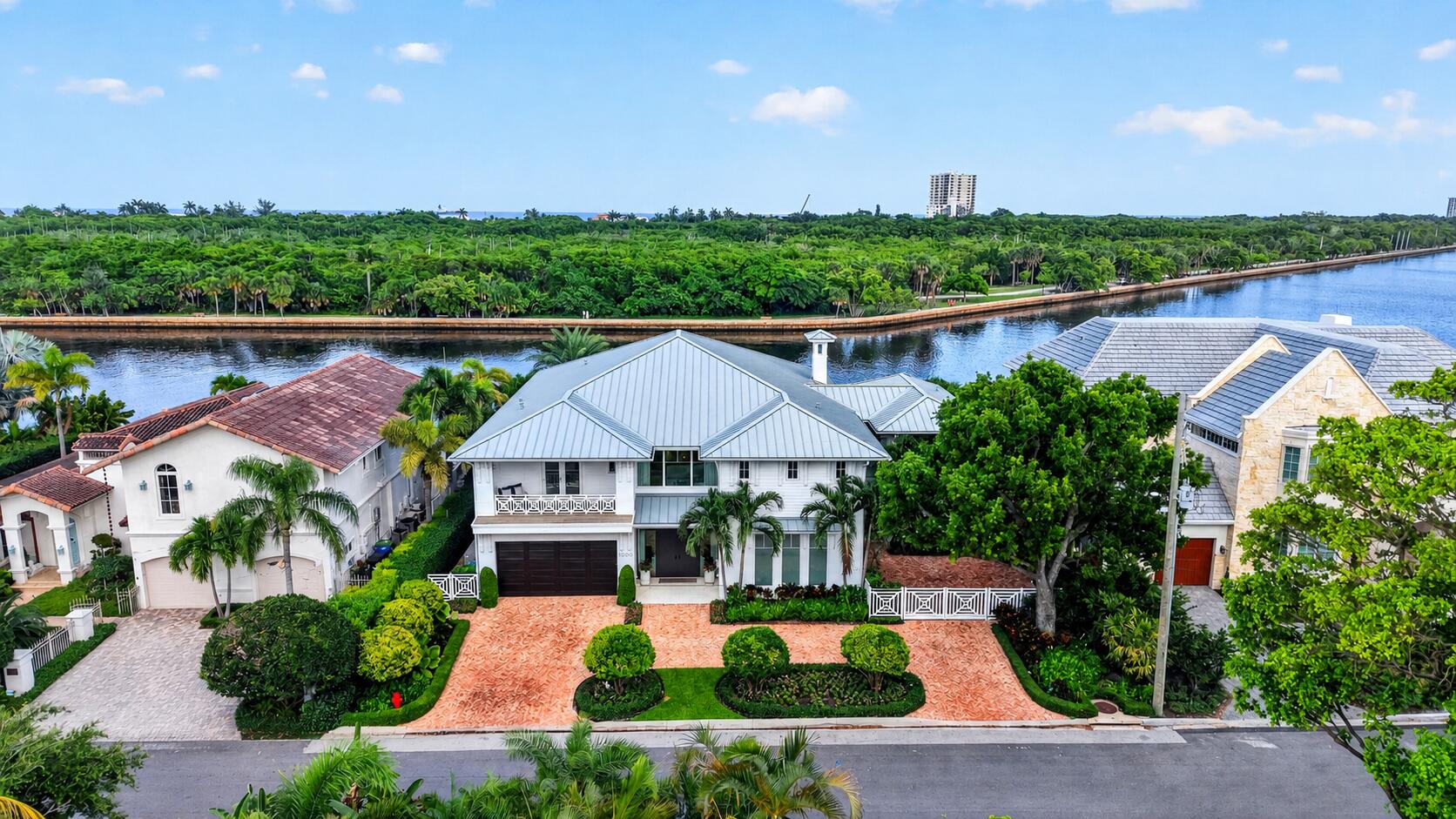 1900 Intracoastal Drive