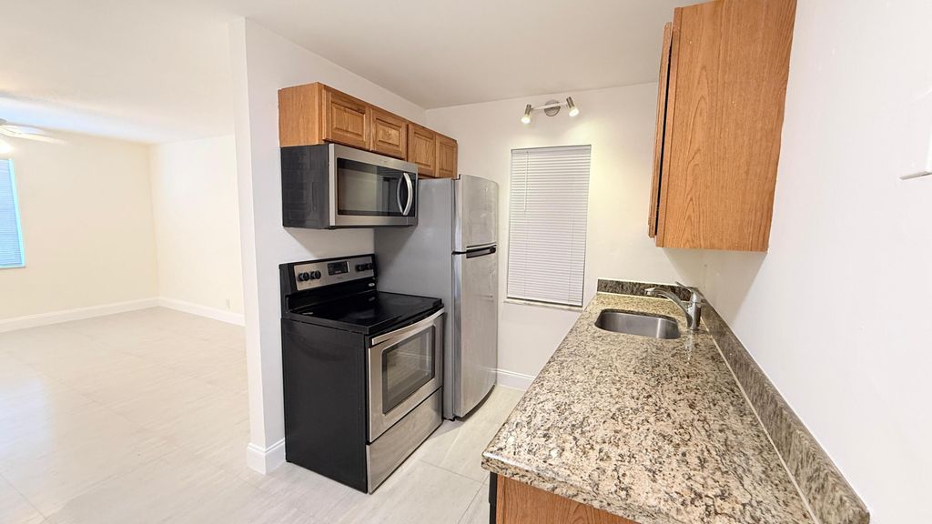 Photo of 607 NE 29th Drive #17, Wilton Manors, FL 33334 (MLS # B26023710)