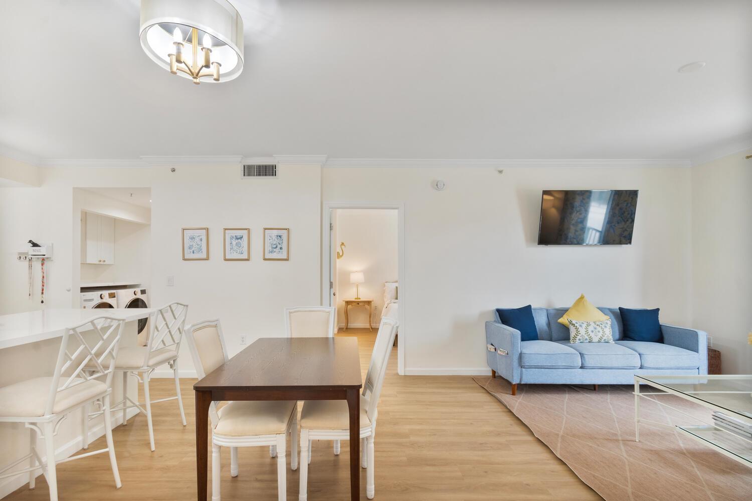 720 S Sapodilla Avenue 201