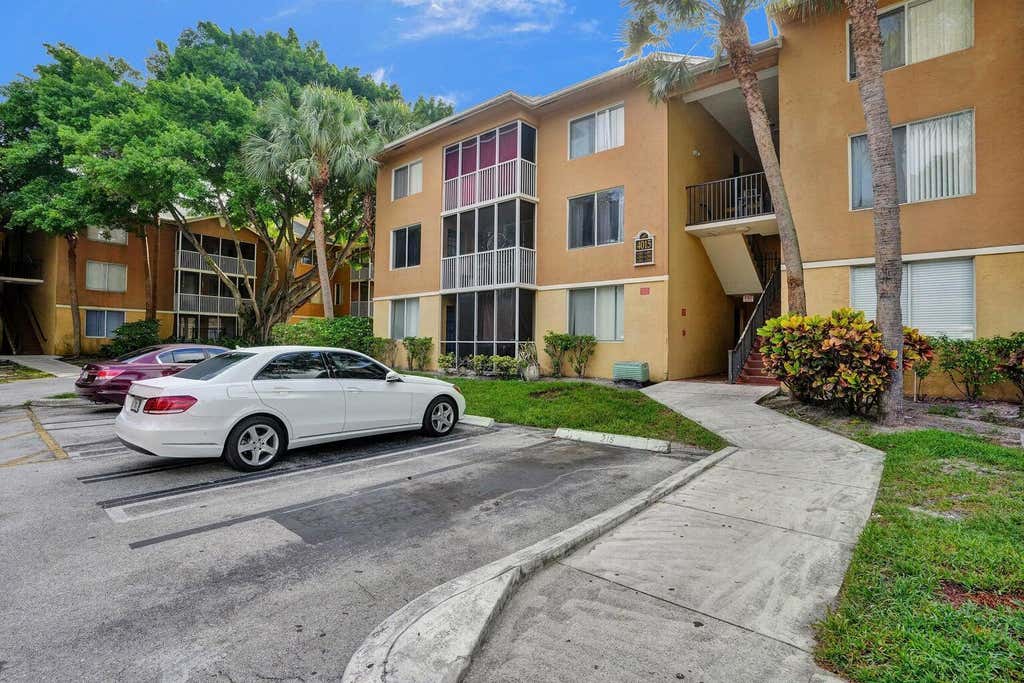 Photo of 4015 W McNab Road #D204, Pompano Beach, FL 33069 (MLS # B26054073)