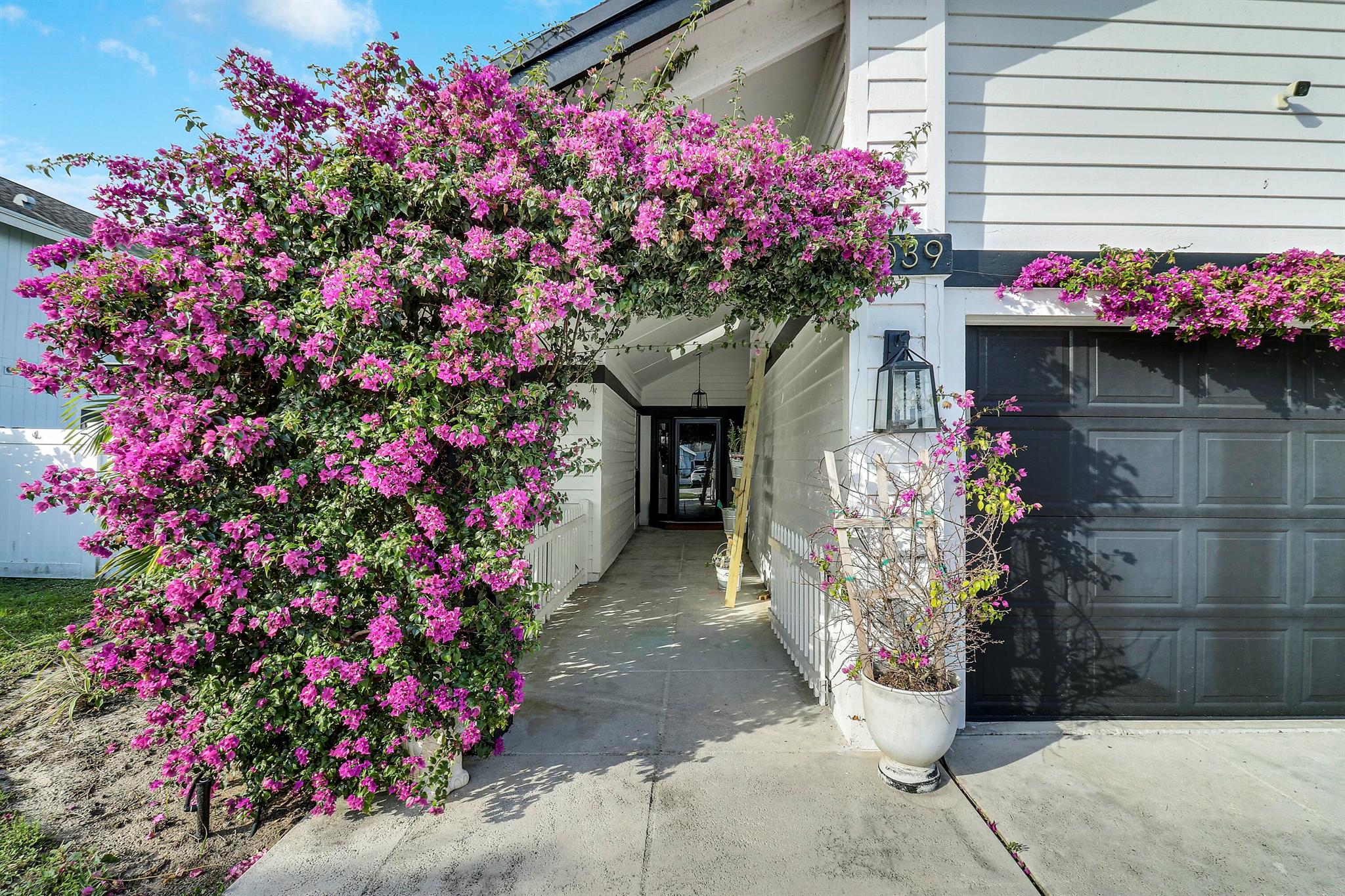 6039 Adams Street