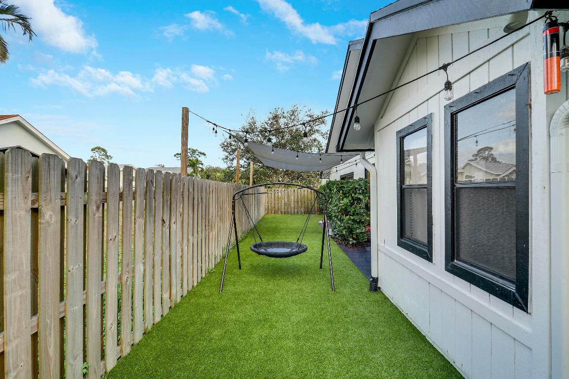 NORTH PALM BEACH HEIGHTS SEC 3 - Residential