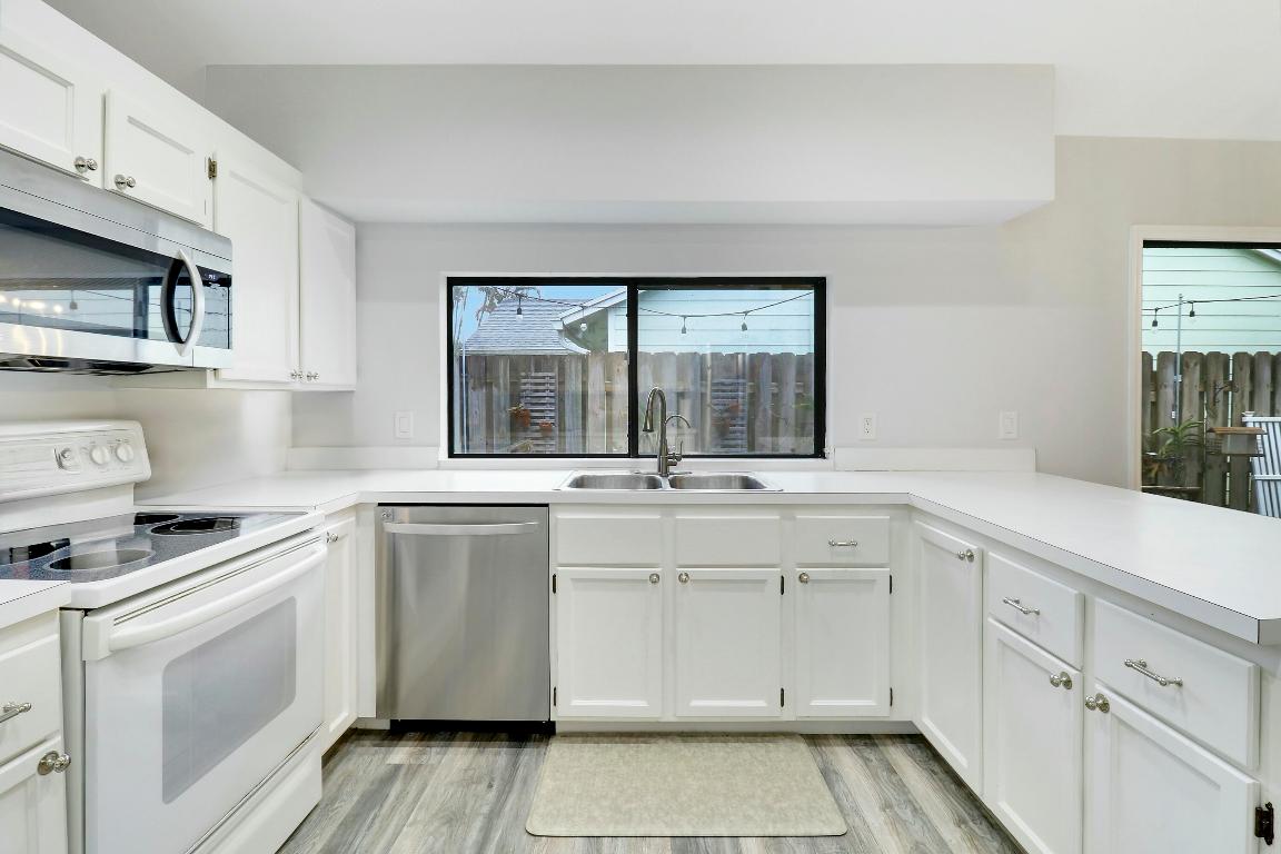 NORTH PALM BEACH HEIGHTS SEC 3 - Residential