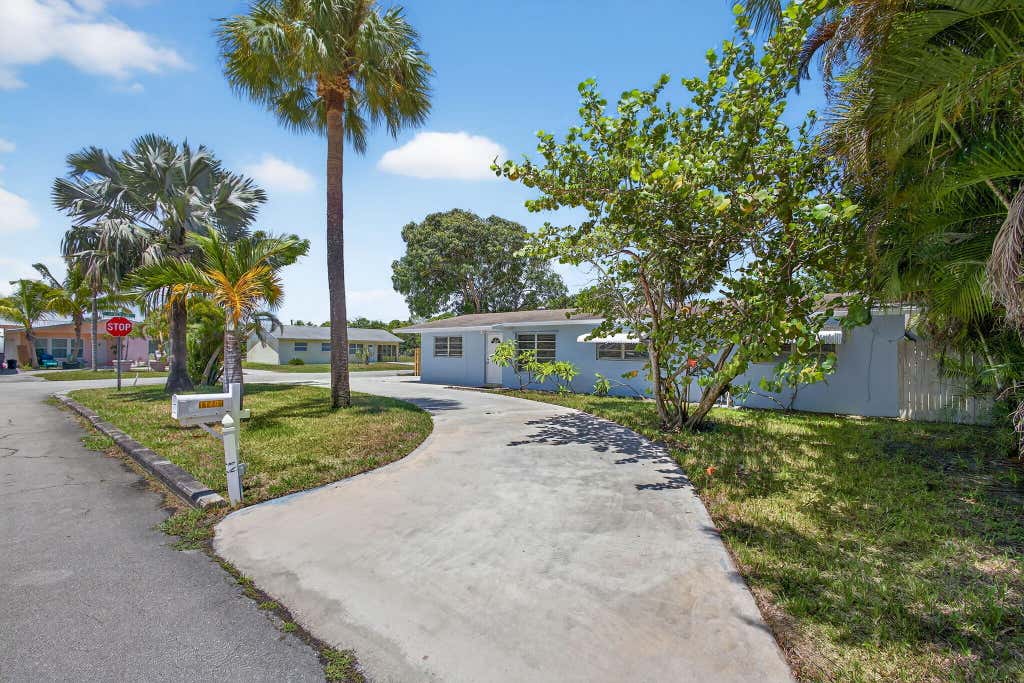 Photo of 11401 SE Doherty Street, Jupiter, FL 33469 (MLS # R11115445)