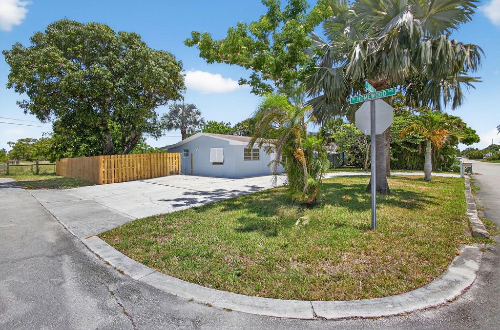 Photo of 11401 SE Doherty Street, Jupiter, FL 33469 (MLS # R11115445)
