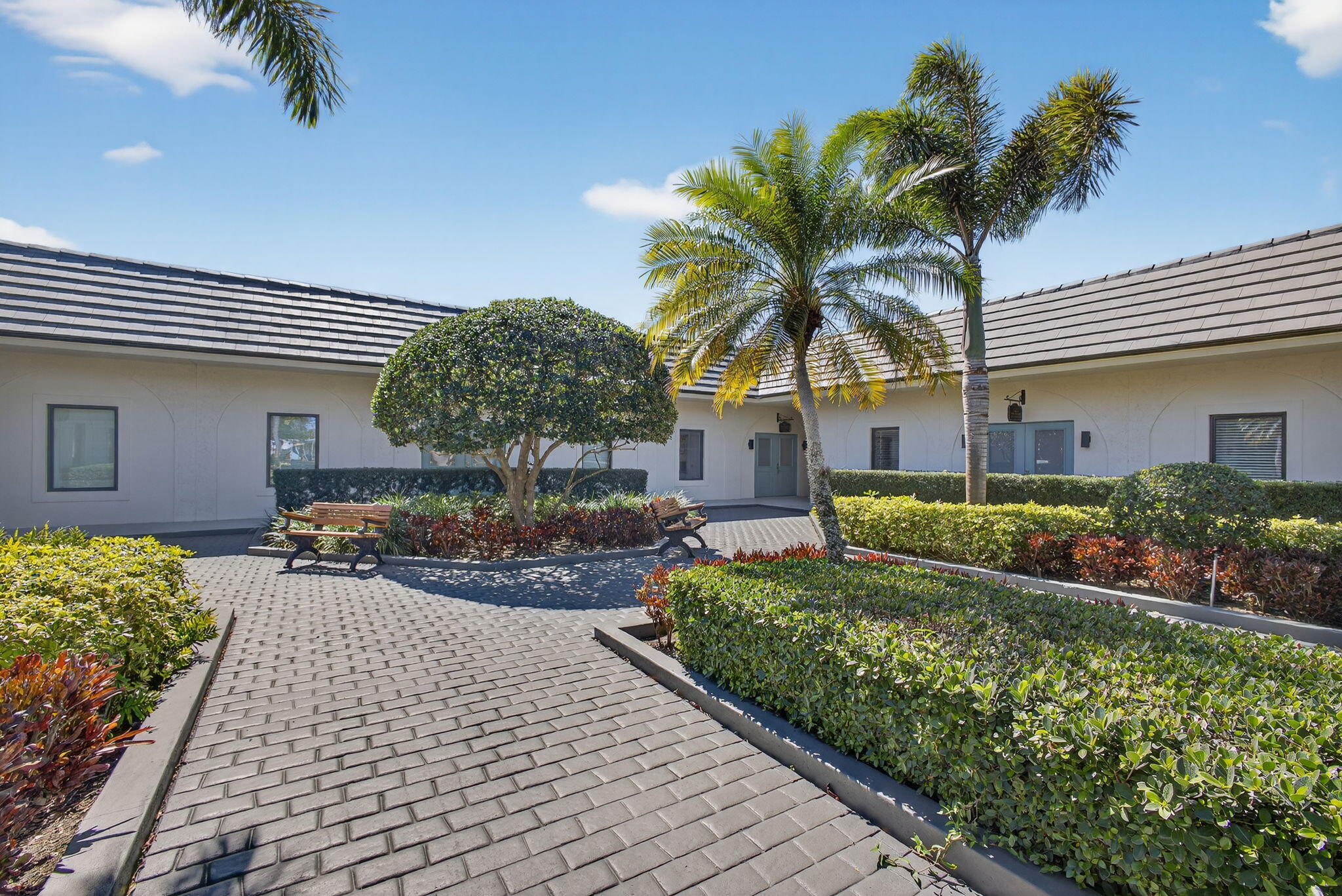 2560 Rca Boulevard 111