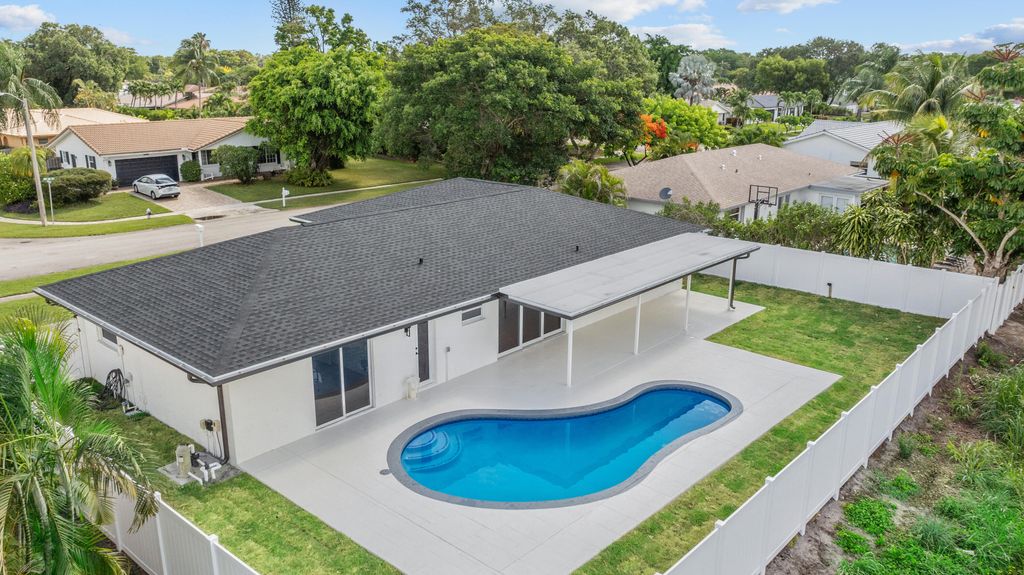 Photo of 2654 NW 32nd Street, Boca Raton, FL 33434 (MLS # R11098776)