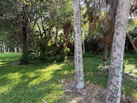 Photo of 198 Hampton Circle, Jupiter, FL 33458 (MLS # B26042820)