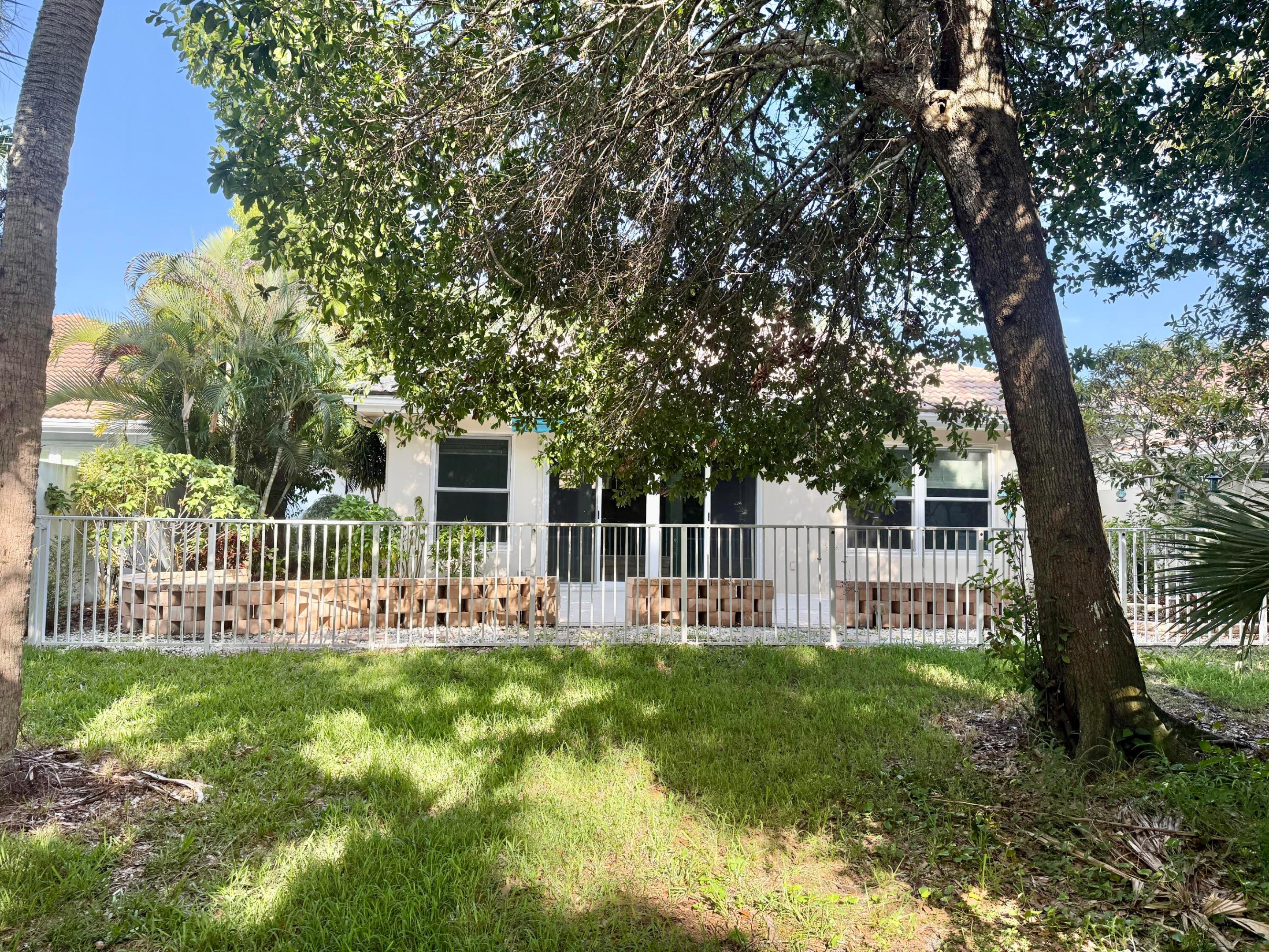 198 Hampton Circle