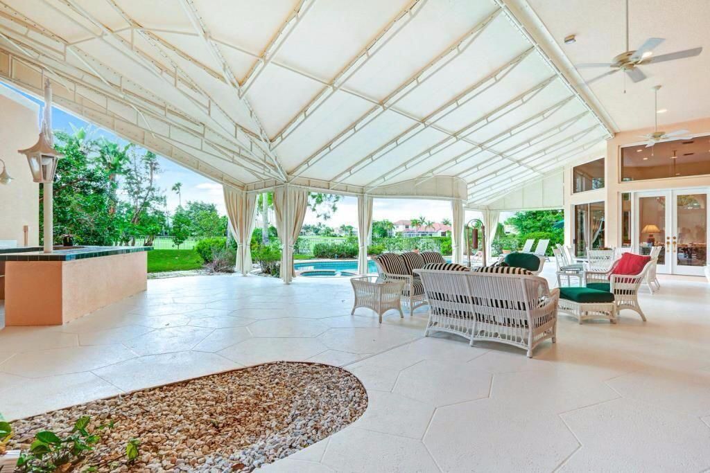 Photo of 131 Golfview Court, Palm Beach Gardens, FL 33418 (MLS # R10747422)