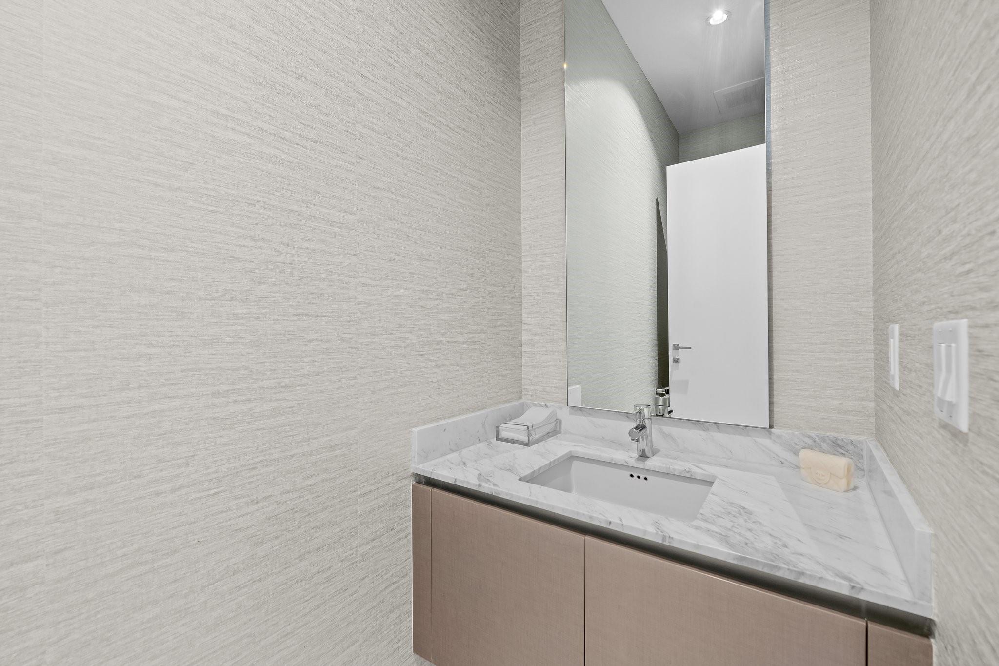 Echo Aventura - Residential