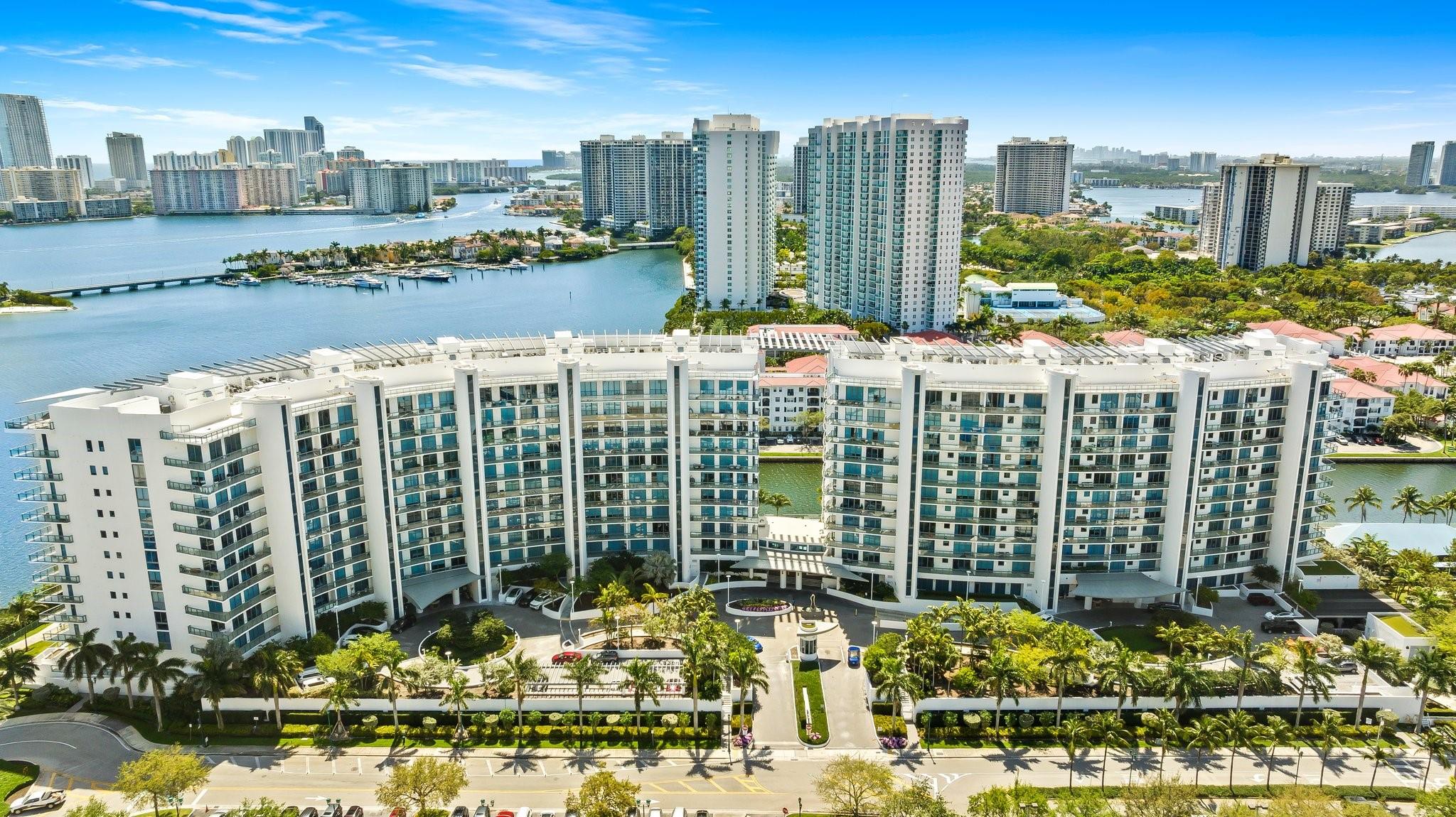 Echo Aventura - Residential