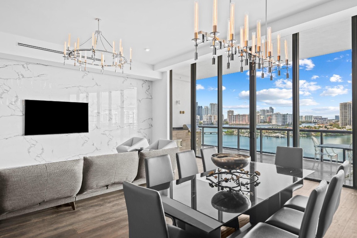 3300 NE 188th Street UPH09