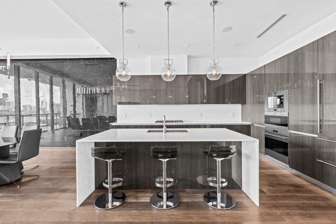 3300 NE 188th Street UPH09