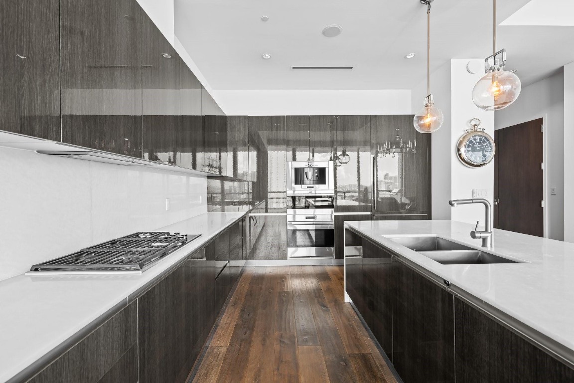 3300 NE 188th Street UPH09