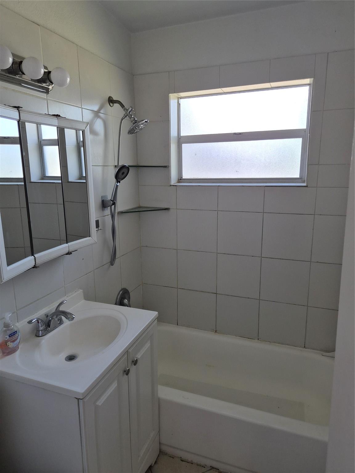 521 Oleander Rd