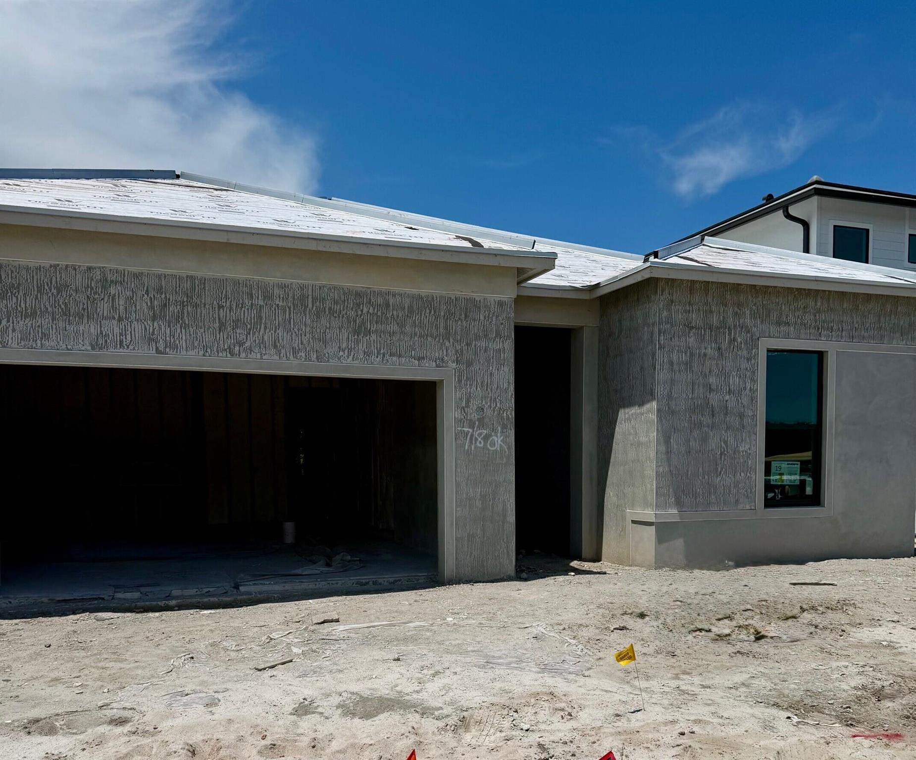 9195 Cape Honey Bee Lane Prestige