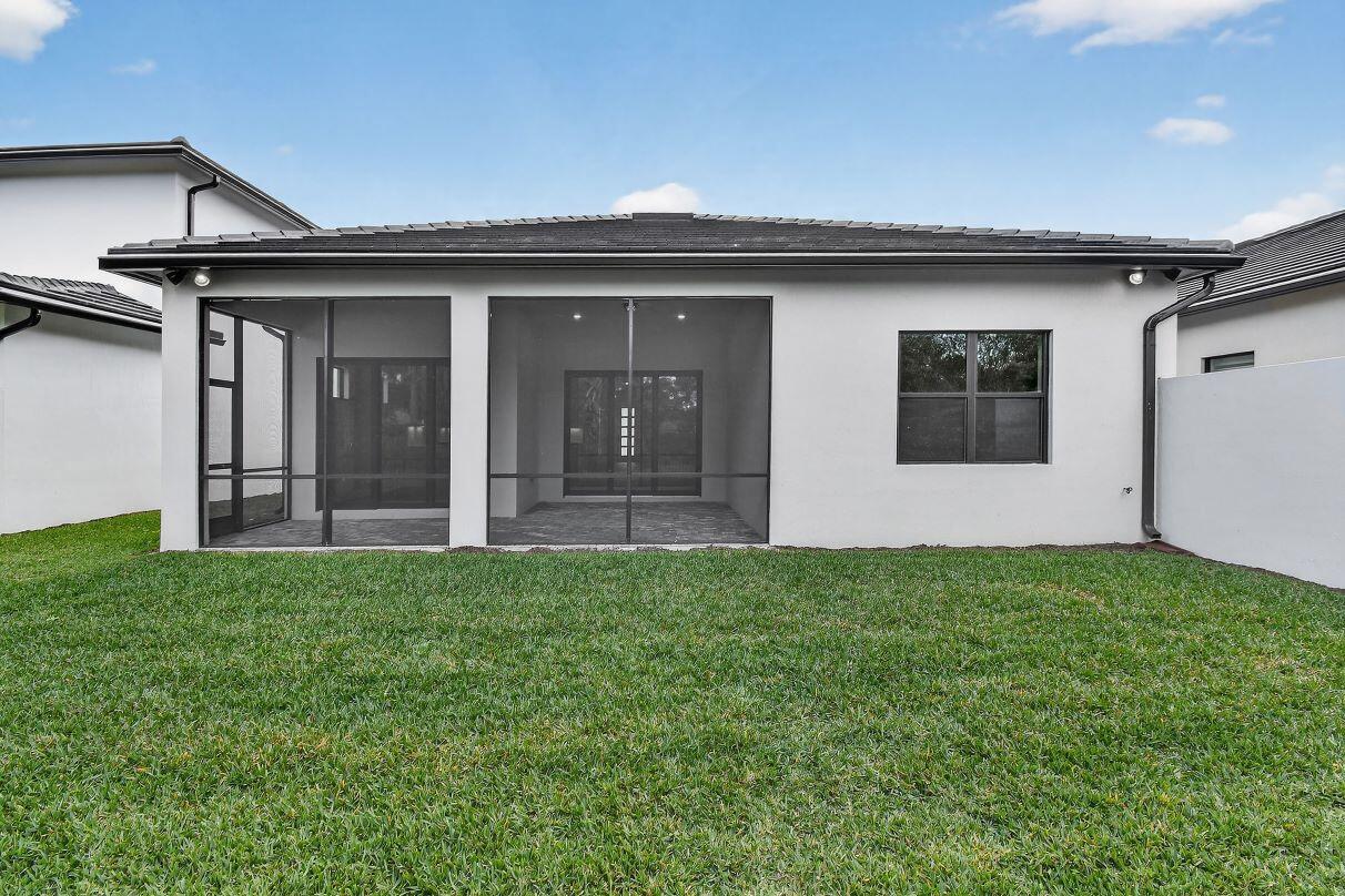 9195 Cape Honey Bee Lane Prestige 19