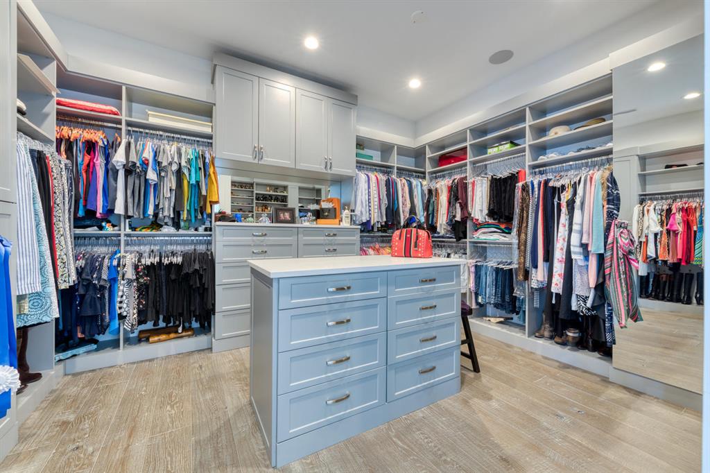 KENSINGTON - Residential